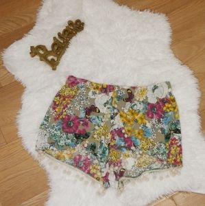 Umgee Floral Pom Pom Shorts Sz M